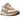 New Balance 992 MiUSA Sweet Caramel sneakers i vinklad profil med ljusbrun mockaöverdel, vita skosnören och dämpad mellansula