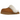 UGG Disquette Slipper Chestnut sneakers i vinklad profil med mjukt fårskinnsfoder, mockaovandel och platåsula med UGG-logotyp vid hälen.