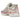 Asics Gel-NYC Cream Mineral Beige Pink sneakers i en snygg vinklad vy med krämfärgad mesh, beigefärgade mockadetaljer och framträdande rosa accenter.