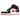 Jordan 1 Mid Gym Red Black White sneakers i vinklad vy med röd läderöverdel, svart swoosh, vita detaljer och klassisk snörning