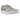 Air Jordan 1 Low OG Metallic Silver sneakers i sidoprofil med skimrande silvrig swoosh, vit läderbas och klassisk grå hälkappa