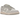 Nike Dunk Low Sail Light Bone sneakers i en klassisk vinklad profil med vit läderovandel, ljusgrå överlägg och en matchande gummisula.