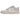 Nike Dunk Low Sail Light Bone sneakers i en vinklad vy med en ljusbeige läderovandel och en matchande vit sula