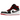 Air Jordan 1 Mid Gym Red Black Toe sneakers från sidan med röda läderdetaljer, vit bas, svart swoosh och vit mellansula