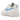 Nike Air Force 1 Low '07 White University Blue sneakers i vinkelvisning med vit läderöverdel och ljusblå detaljer samt snören