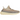 Adidas Yeezy Boost 350 V2 Ash Pearl sneakers i en vinklad vy, med en beige och grå Primeknit-ovandel och en randig detalj på sidan.