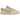 Nike Dunk Low Sanddrift sneakers i en klassisk sidoprofil med beige nyanser, vita skosnören och en slitstark gummisula i matchande toner