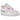 Nike Air Force 1 Low World Tour White sneakers i sidoprofil med vit ovandel i läder, snören och klassisk sula