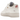 Nike Air Force 1 Low Pegasus Pack Sail sneakers i en vinklad profil med vit ovandel, tydliga sömmar och en klassisk yttersula i gummi.