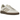 Adidas Handball Spezial Aluminum Wonder Beige sneakers i en vinklad profil med ljusgrå mockadetaljer, vita ränder och en klassisk gummisula.