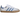 Adidas Samba OG White Ash Blue J sneakers i en klassisk sidoprofil med vit ovandel, ljusblå ränder och klassisk sula i naturgummi