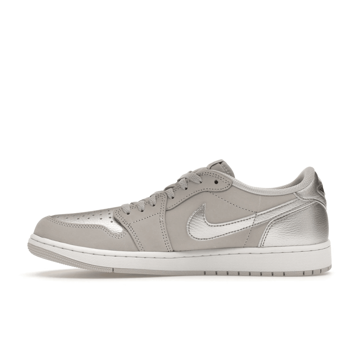 Miniatyrbild av Air Jordan 1 Low OG Metallic Silver 3