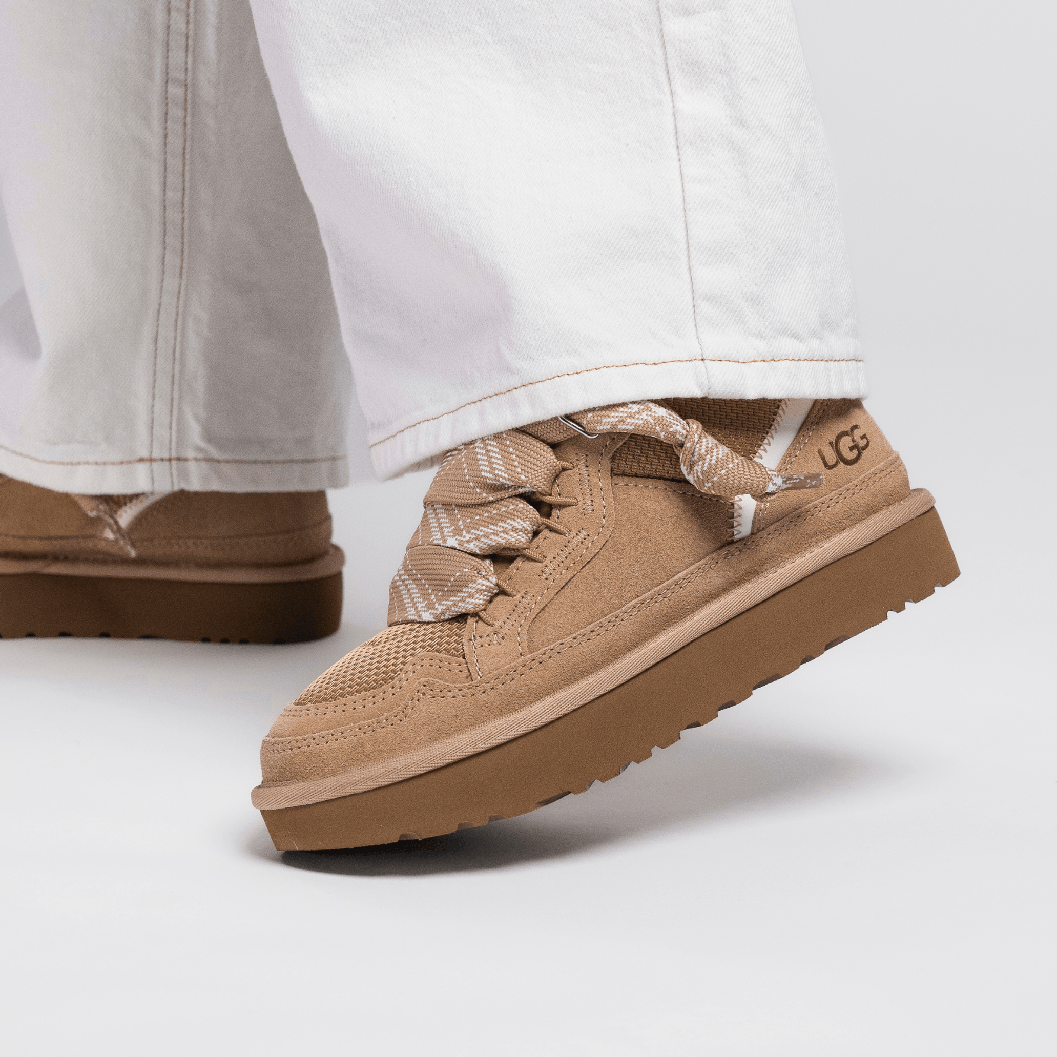 Miniatyrbild av UGG Lowmel Sand 2